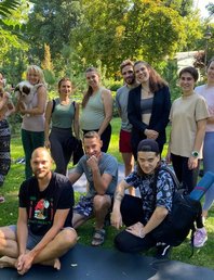 Yoga Vibes - тянемся