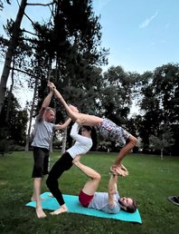 Yoga Vibes - Акробаланс